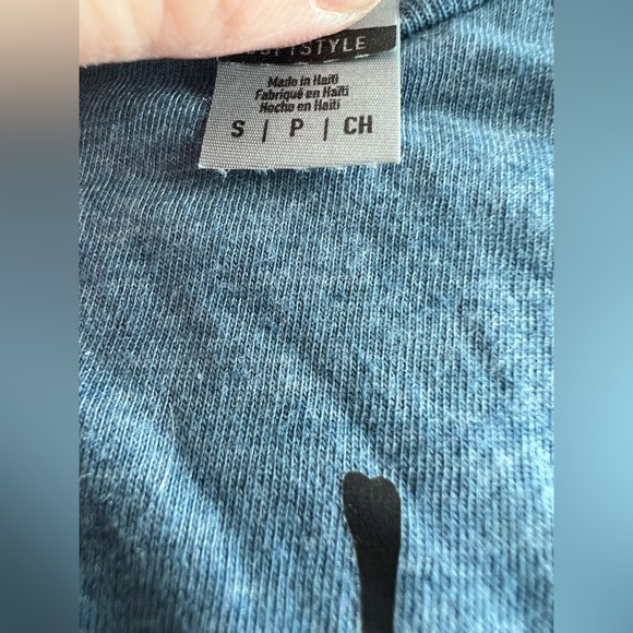 Size small Gildan soft short sleeve Tshirt. Butterfly with Let it Bethe Beatles. - Picture 2 of 4